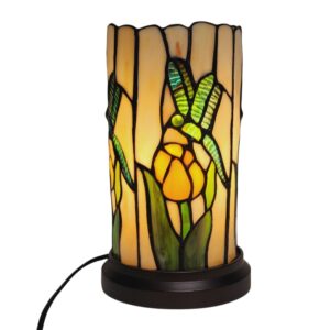 Kleurrijke Tiffany-tiffany-stijl tafellamp met iriserend glas en bloemmotief voor sfeervolle verlichting en decoratie.